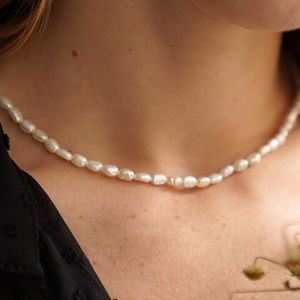 Pearl necklace, 15.7 inches choker